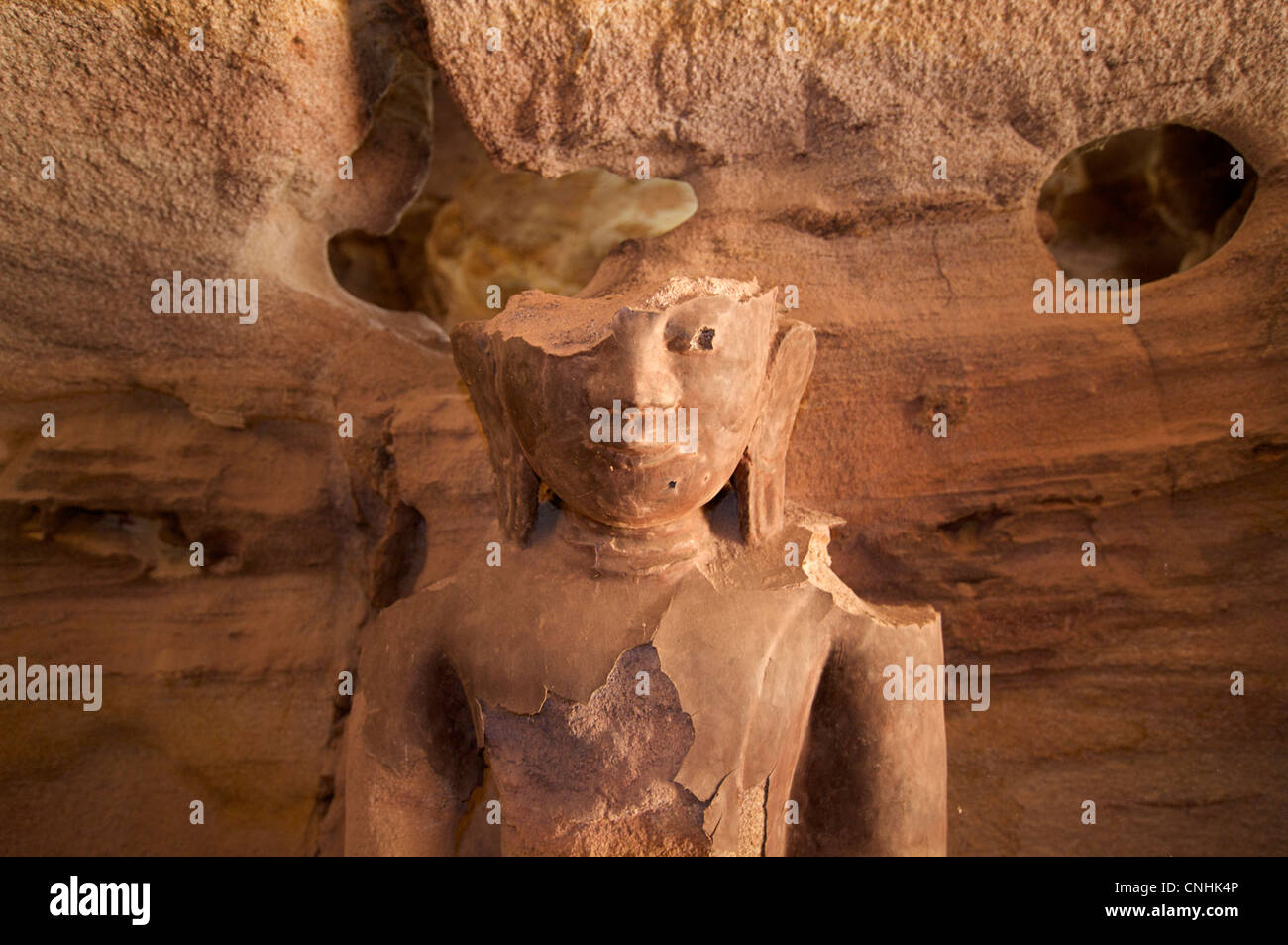 Bouddha grès altérés. Hpo Win Daung grottes, près de Monywa, région Rhône-Alpes, France Banque D'Images