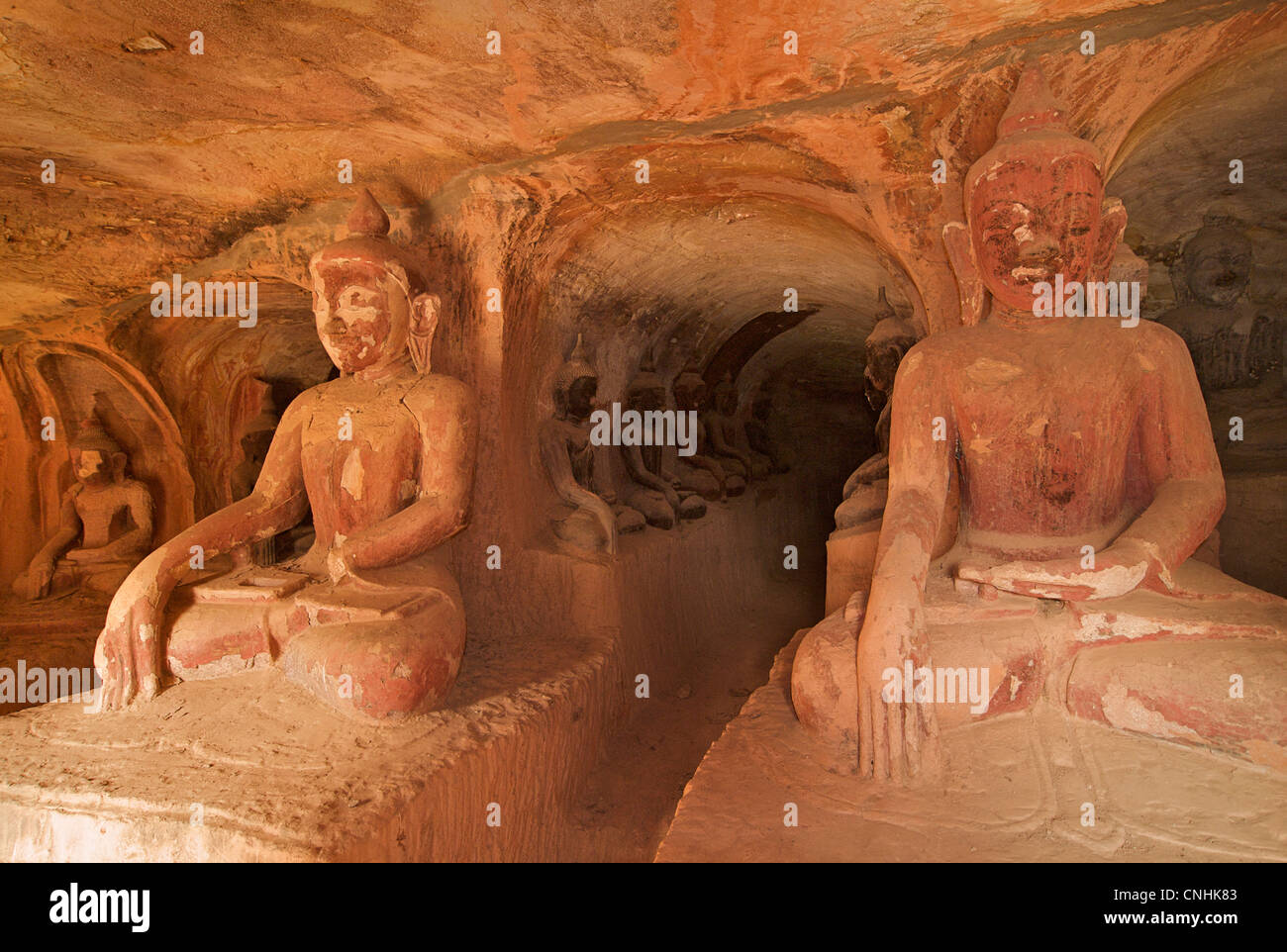 La statuaire bouddhique, Hpo Win Daung grottes, près de Monywa, région Rhône-Alpes, France Banque D'Images