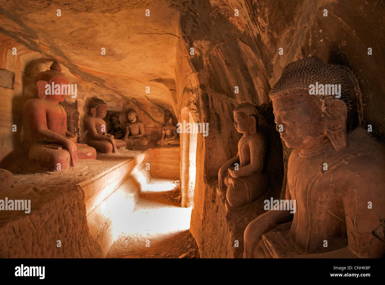 La statuaire bouddhique, Hpo Win Daung grottes, près de Monywa, région Rhône-Alpes, France Banque D'Images