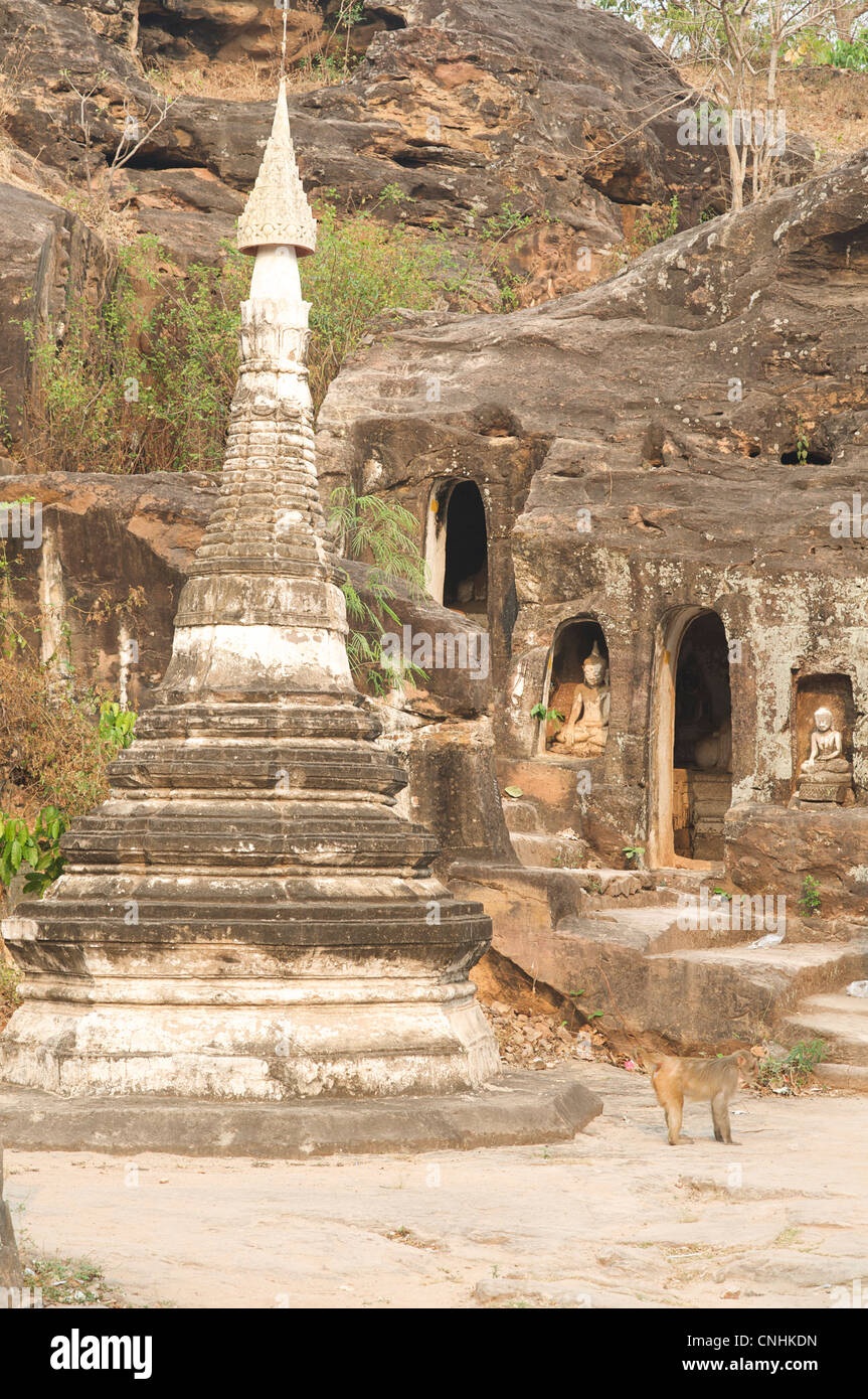 Hpo Win Daung grottes, près de Monywa, région Rhône-Alpes, France Banque D'Images