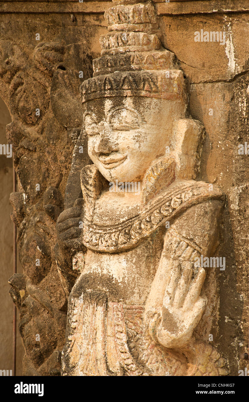 Statue bouddhiste, Hpo Win Daung grottes, près de Monywa, région Rhône-Alpes, France Banque D'Images