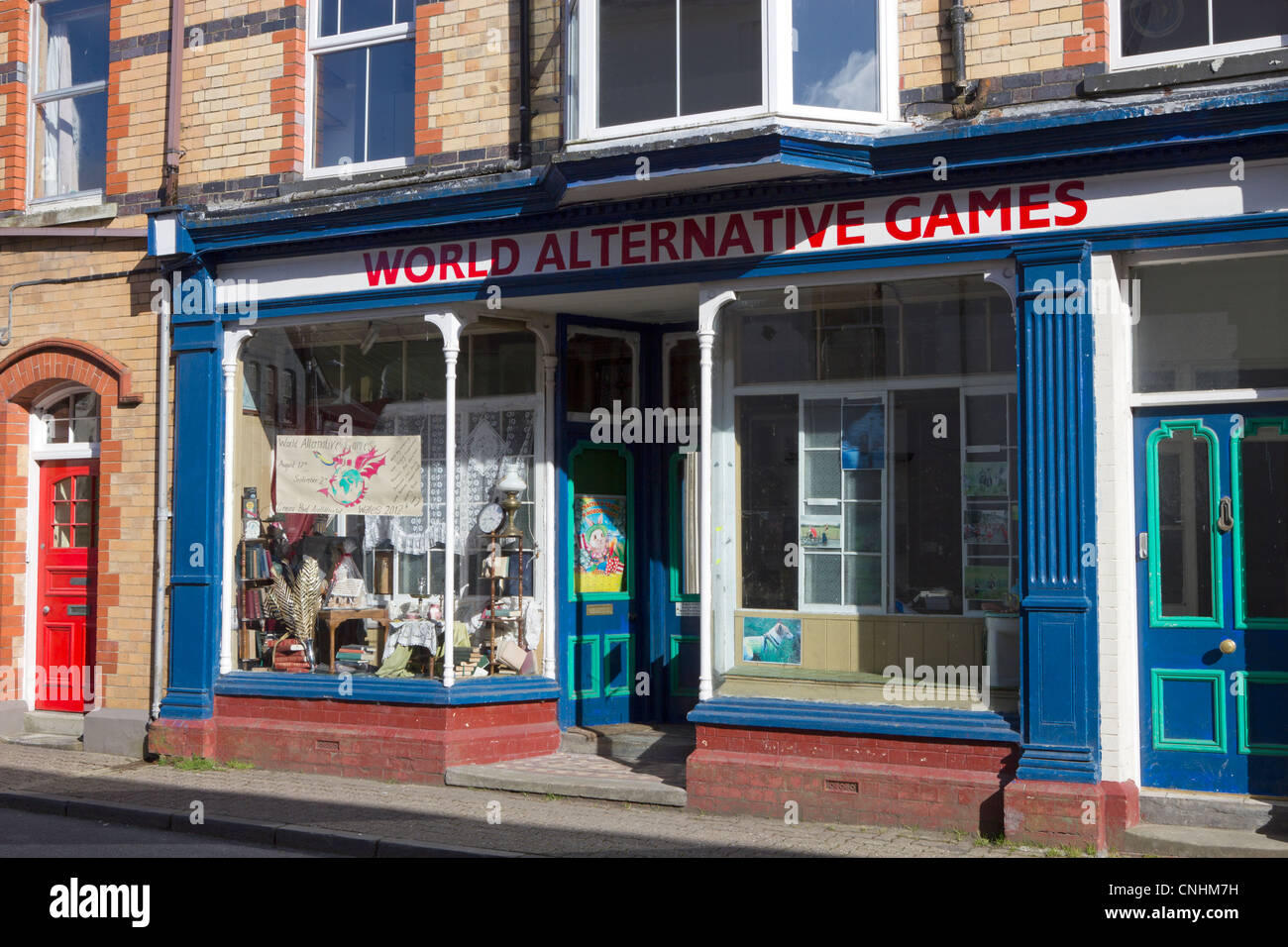 Affichage jeux de rechange mondiale dans une vitrine dans Llanwrtyd Wells, Powys UK. Banque D'Images