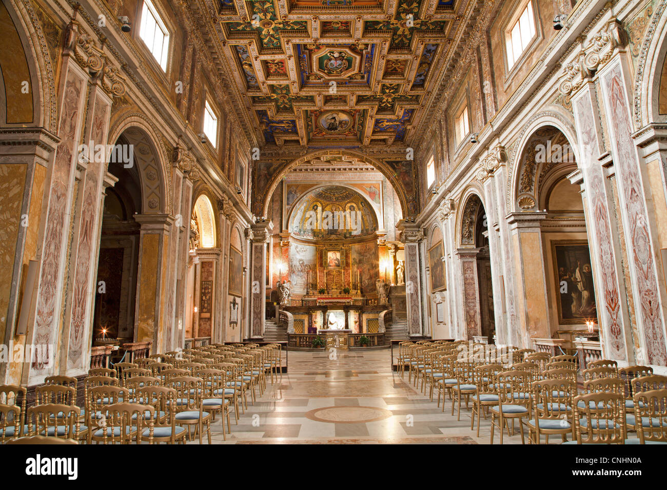 Rome - nef de l'église Santa Francesca Romana Banque D'Images