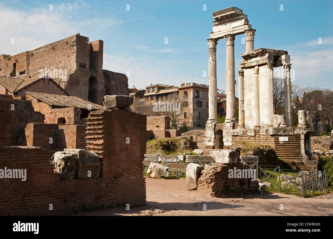 Rome - colonnes de Forum Romanum Banque D'Images