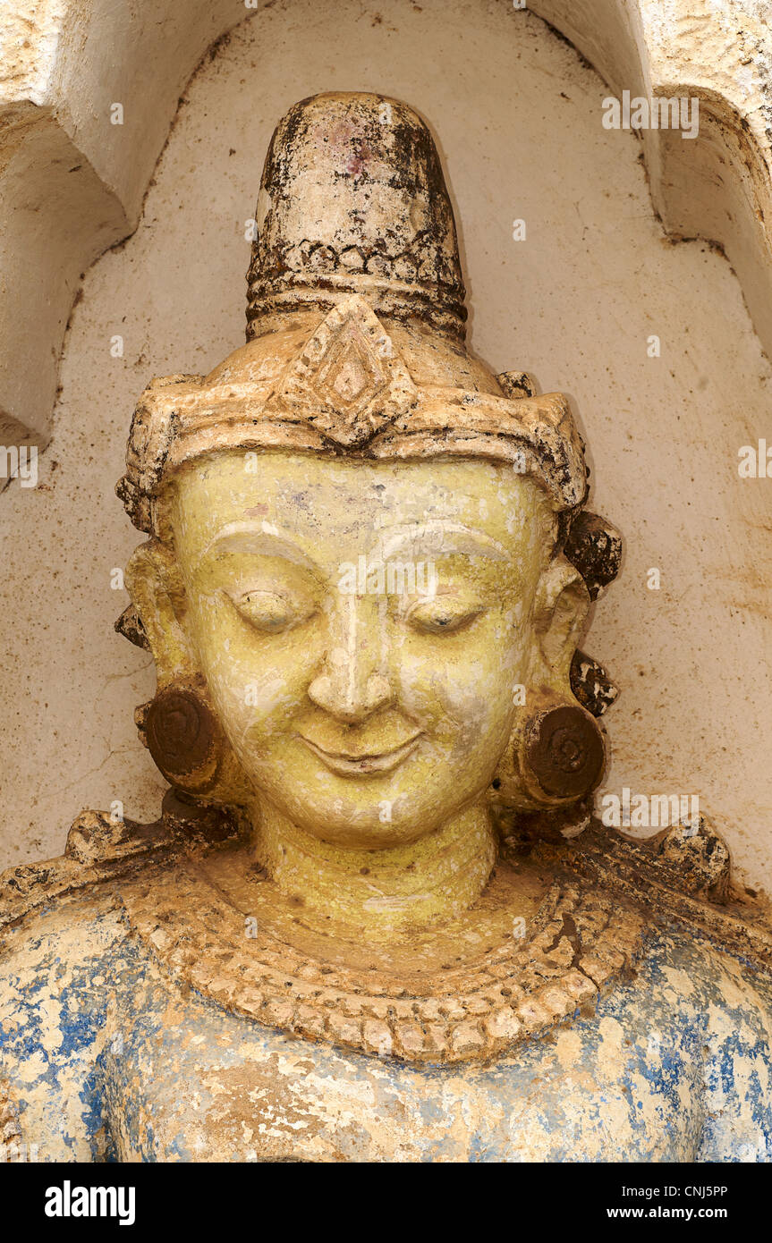 Sculpture en stuc au temple Ananda, Pagan, Birmanie. Bagan, Myanmar Banque D'Images