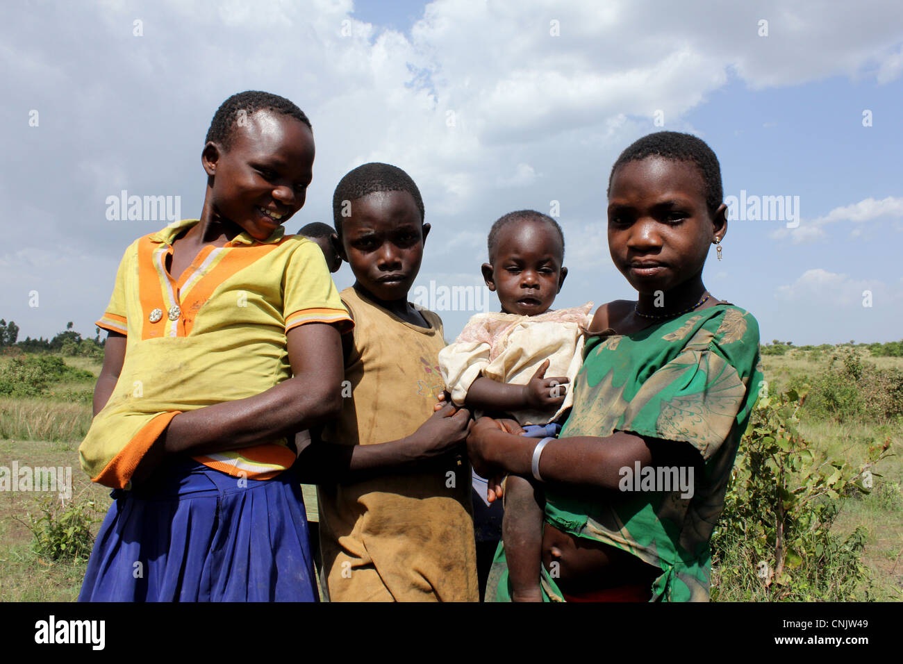 Les enfants du village, du nord de la Tanzanie Banque D'Images