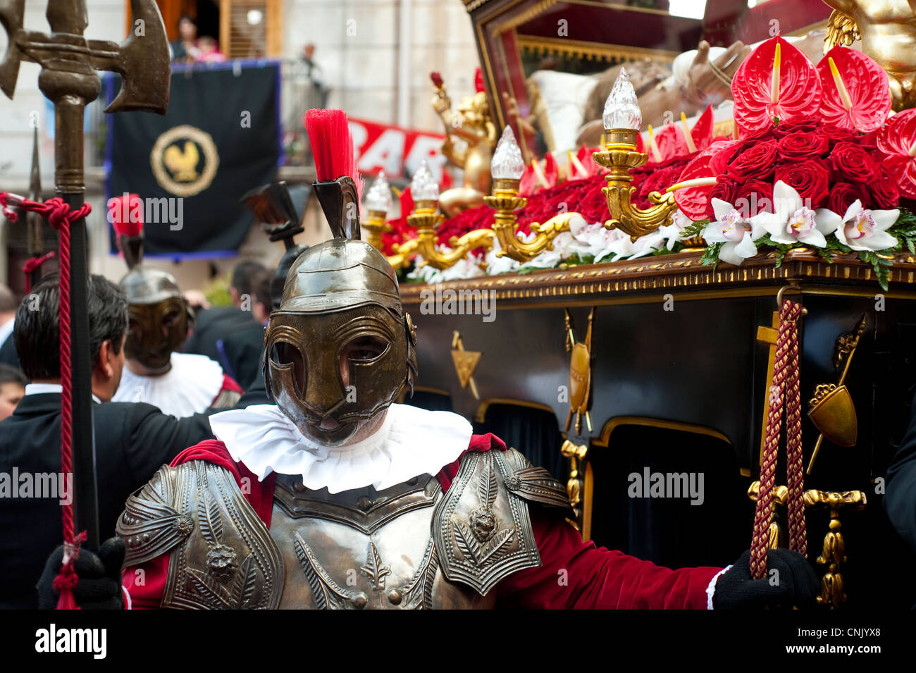 Palerme, Sicile, Italie - homme habillé en soldat romain pendant les célébrations de Pâques Vendredi Saint Banque D'Images