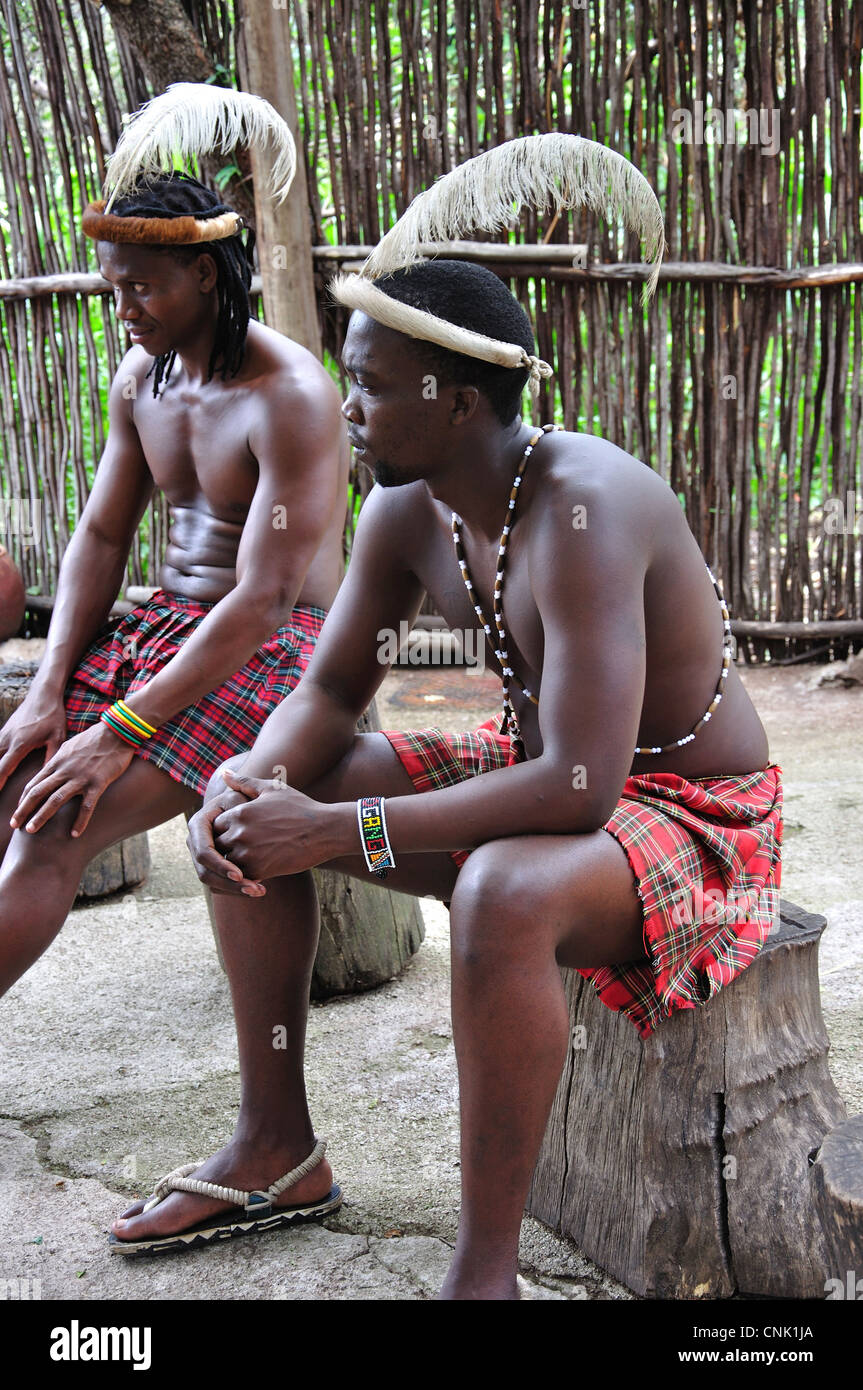 Dans la même tribu Pedi Lesedi African Cultural Village, Broederstroom, Johannesburg, la Province de Gauteng, Afrique du Sud Banque D'Images