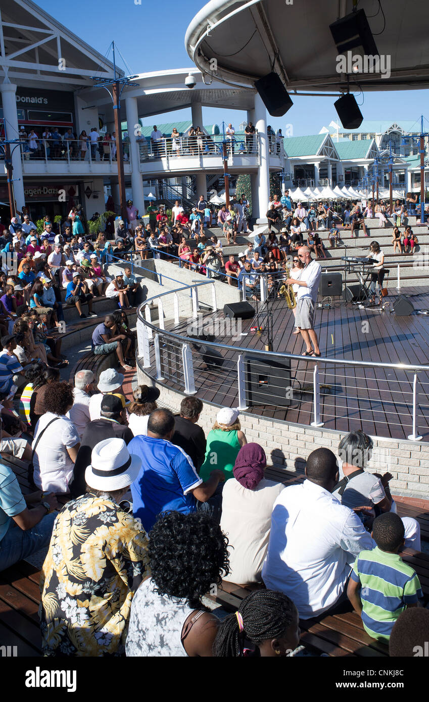 V&A Waterfront les artistes et spectateurs Cape Town Afrique du Sud Banque D'Images