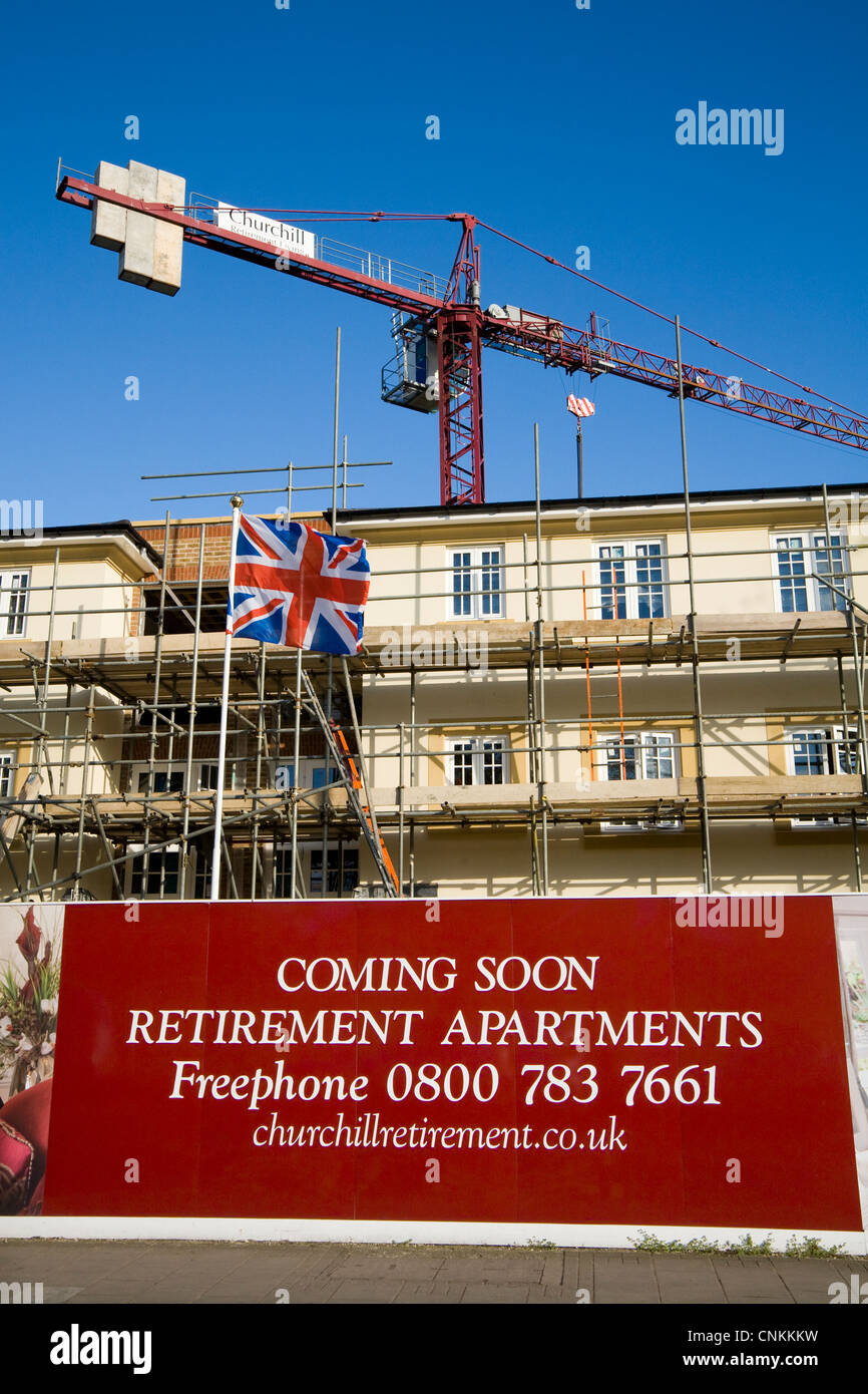 L'extérieur des immeubles / Promotion / building retirement living apartment block / appartements pour personnes âgées senior PAO à la retraite. UK Banque D'Images