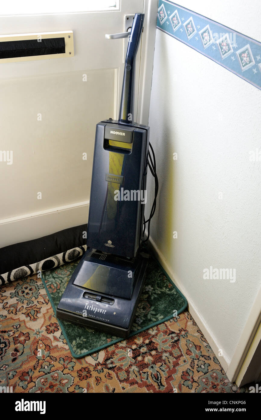 Old hoover upright vacuum cleaner Banque de photographies et d'images à  haute résolution - Alamy