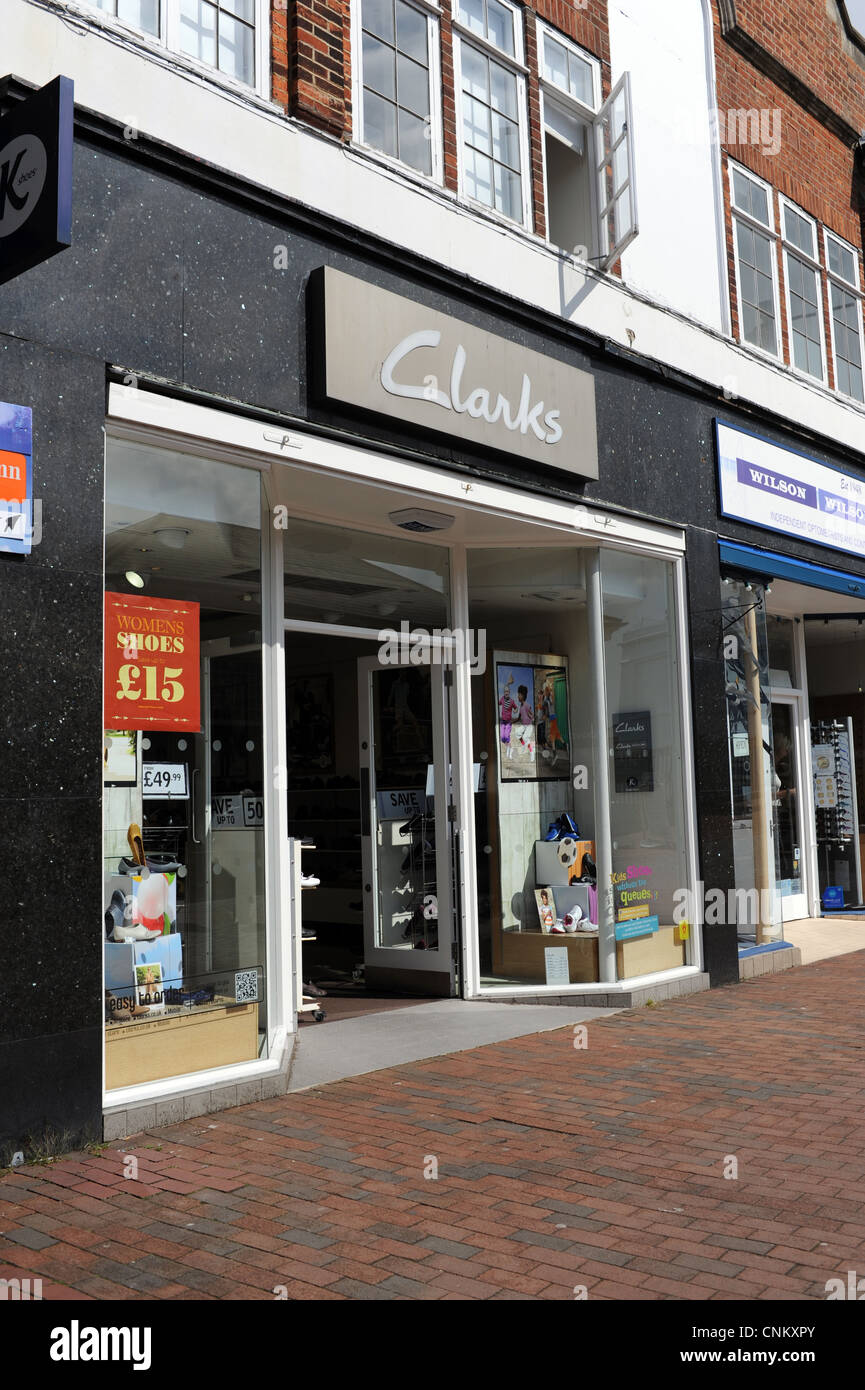 Le centre-ville de Lewes, East Sussex UK - magasin de chaussures Clarks dans la High Street Banque D'Images