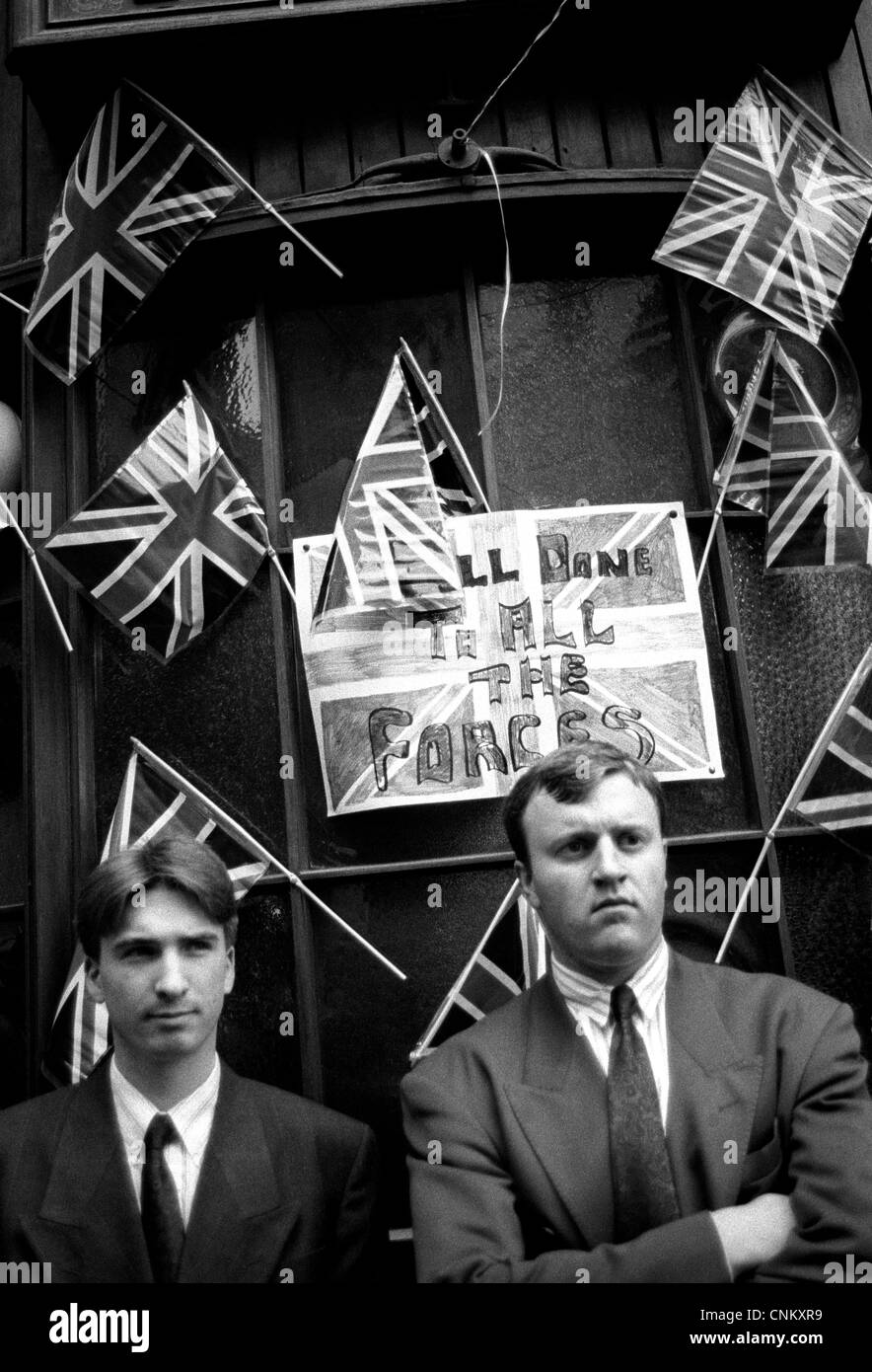 Les spectateurs au défilé de la victoire de la guerre du Golfe à Londres Banque D'Images