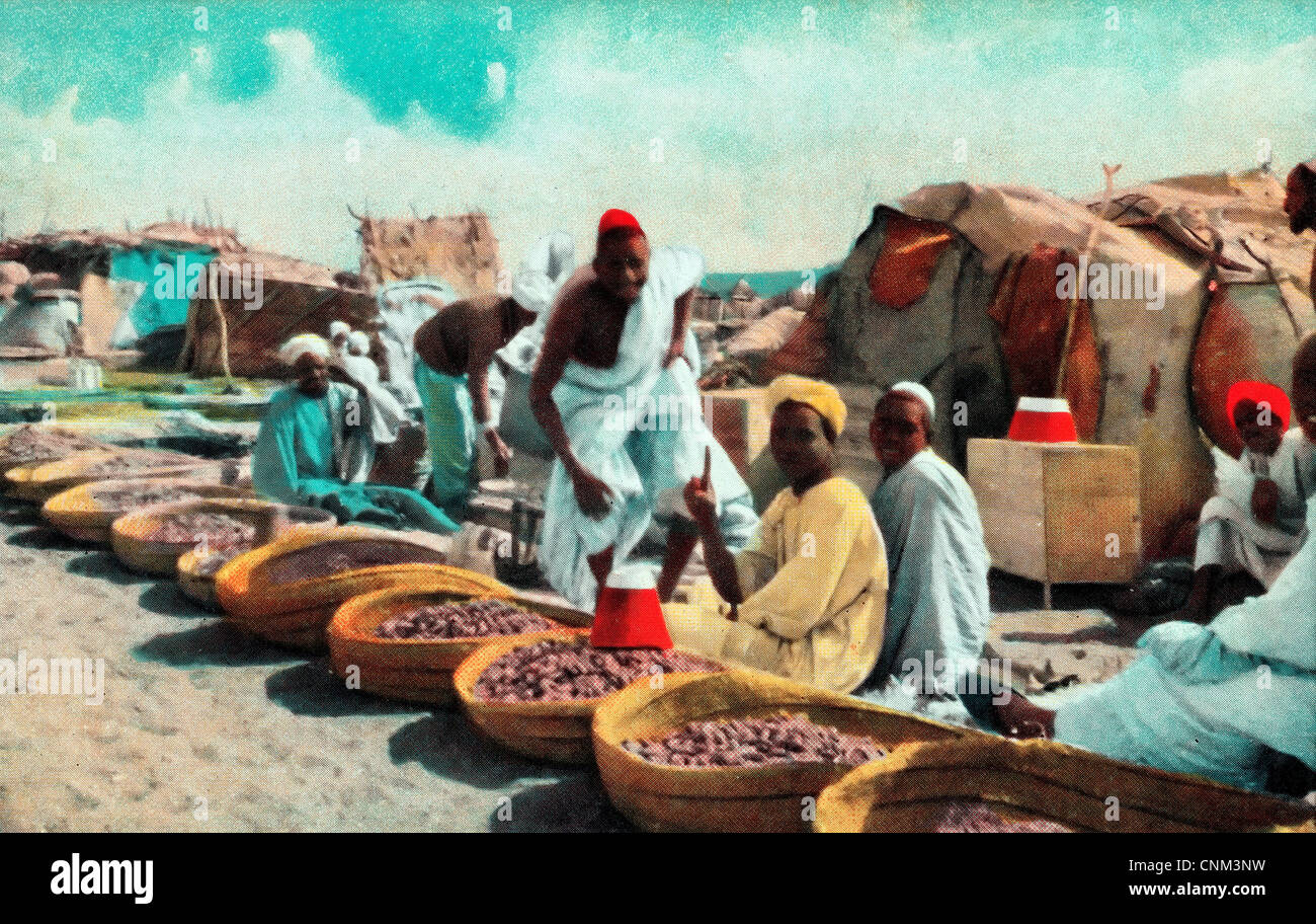 Les marchands d'Afrique - Carte postale Marché Date d'Omdurman, au Soudan, vers 1915 Banque D'Images