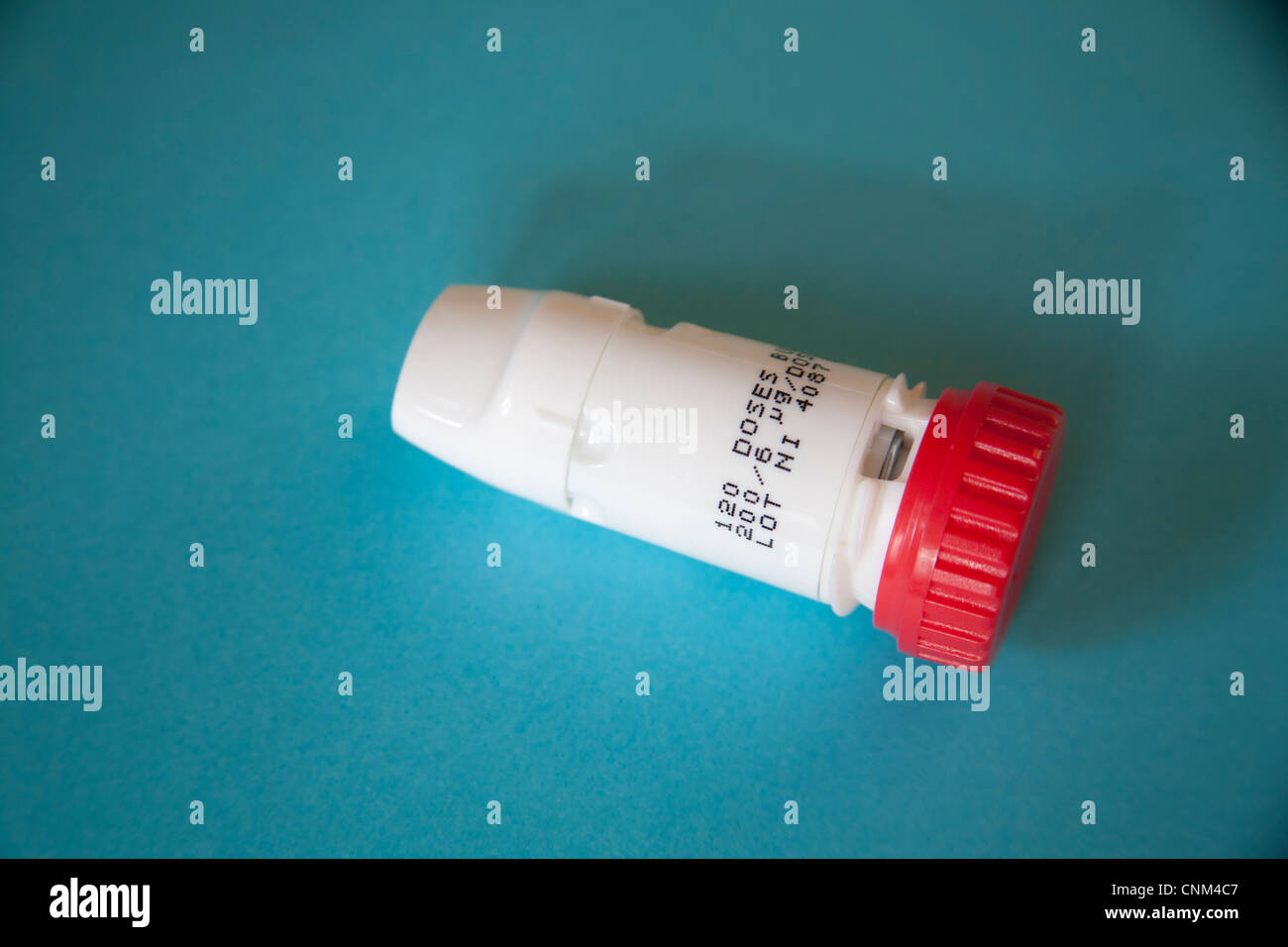 Inhalateur de poudre sèche Banque de photographies et d'images à haute  résolution - Alamy