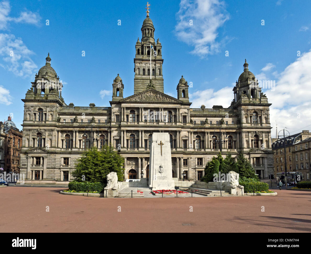 Glasgow City Chambers à George Square Glasgow Ecosse avec cénotaphe à l'avant Banque D'Images