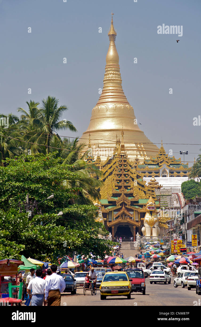 La Pagode Shwedagon à Rangoon Birmanie Myanmar Banque D'Images