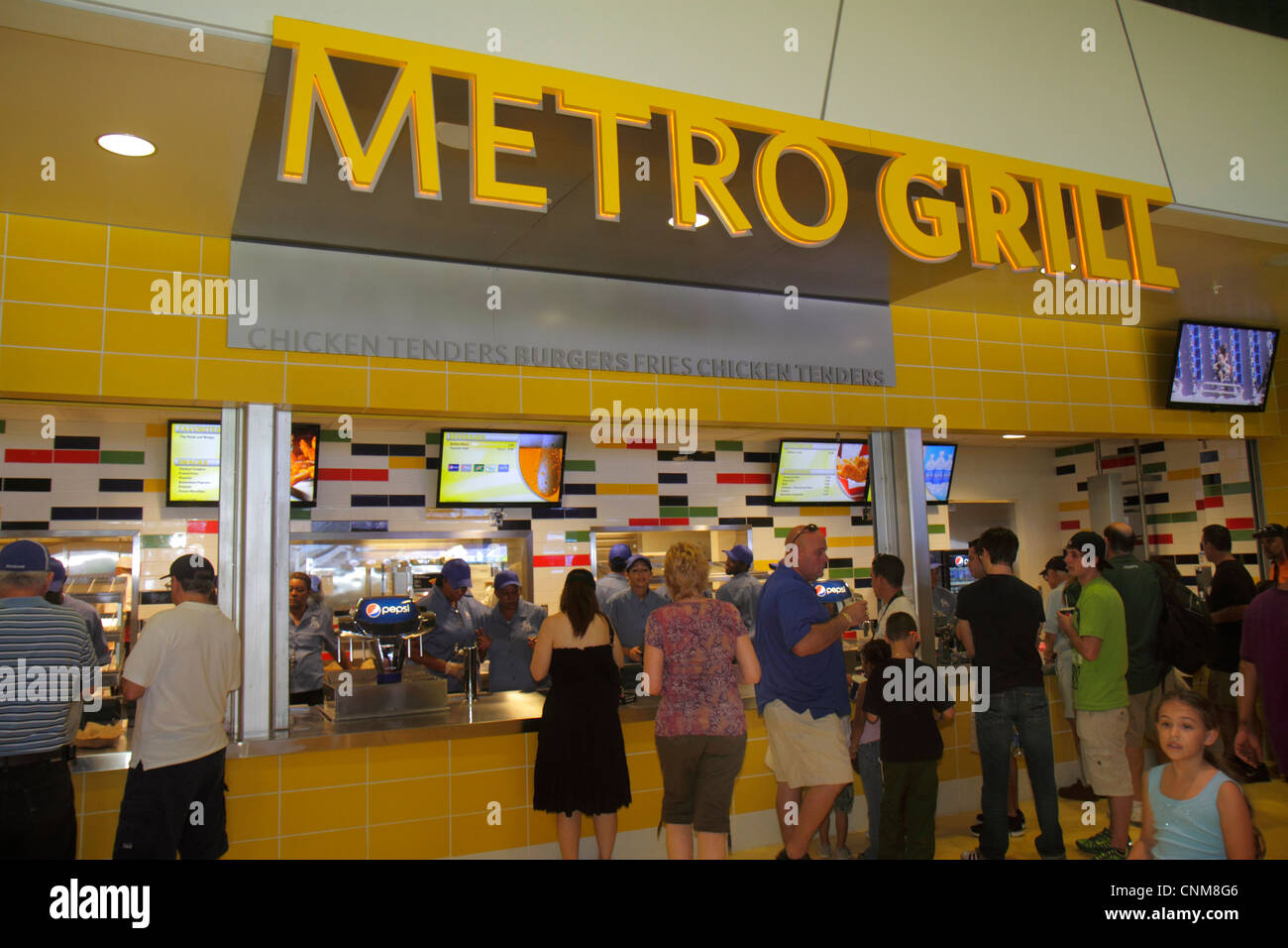 Miami Florida,Little Havana,Miami Marlins,Major Leagueal baseball,nouveau stade,Ballpark,Marlins Park,Fanfest,maison ouverte,ventilateurs,Metro Grill,restauration rapide,FL12 Banque D'Images