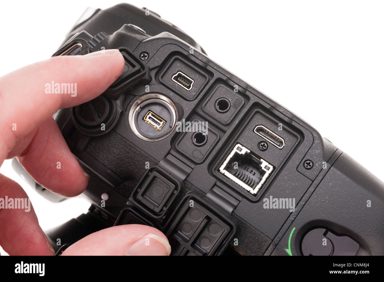 Matériel photographique Nikon D4 - y compris les interfaces Ethernet, USB, HDMI, microphone, écouteurs, télécommande. Banque D'Images
