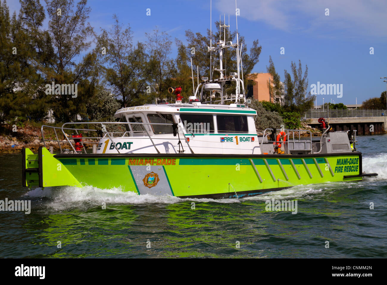 Miami Floride, Biscayne Bay eau, Miami Dade Fire Rescue boat, Dodge Island, eau, les visiteurs Voyage voyage tourisme touristique repère monuments culte Banque D'Images