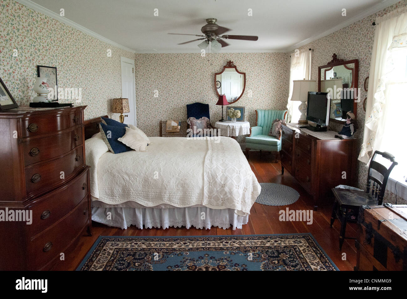 Chambres meublées avec des antiquités dans un gîte rural bed and breakfast Banque D'Images