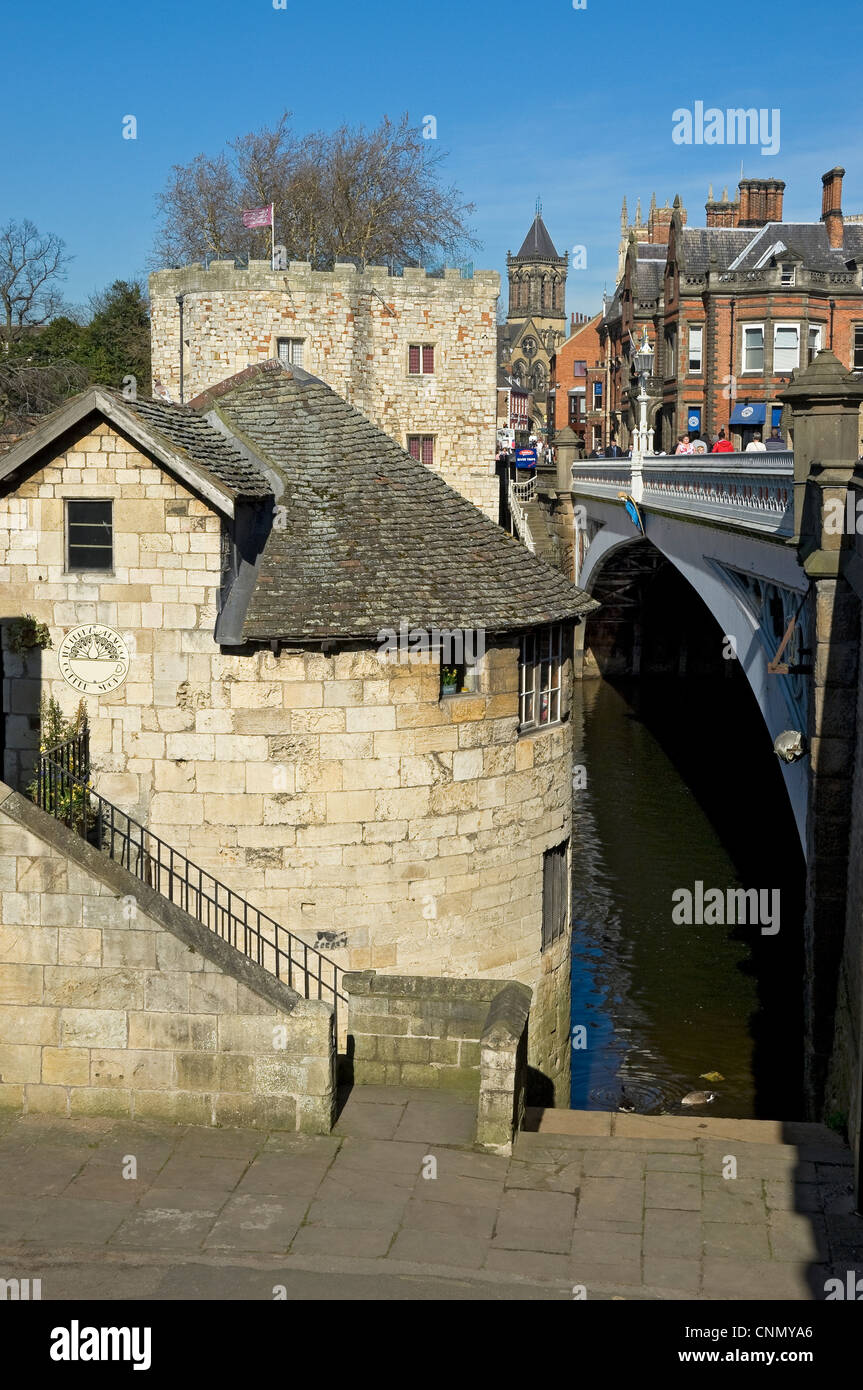Barker Tower et Lendal Bridge au printemps York North Yorkshire Angleterre Royaume-Uni Grande-Bretagne Banque D'Images