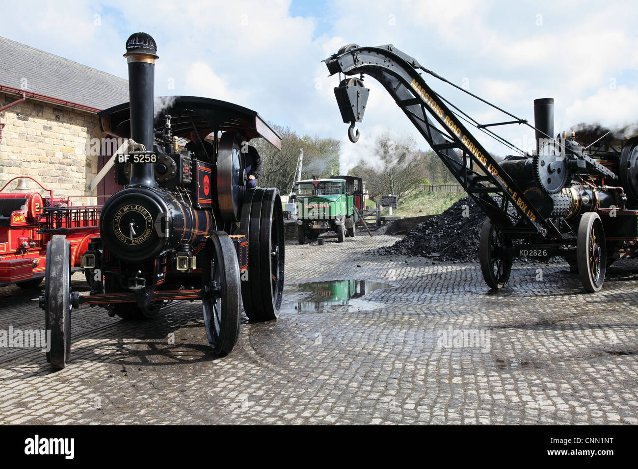 Deux moteurs de traction à vapeur et un bain à vapeur au camion le nord de l'Angleterre Beamish Open Air Museum SW ENGLAND UK Banque D'Images