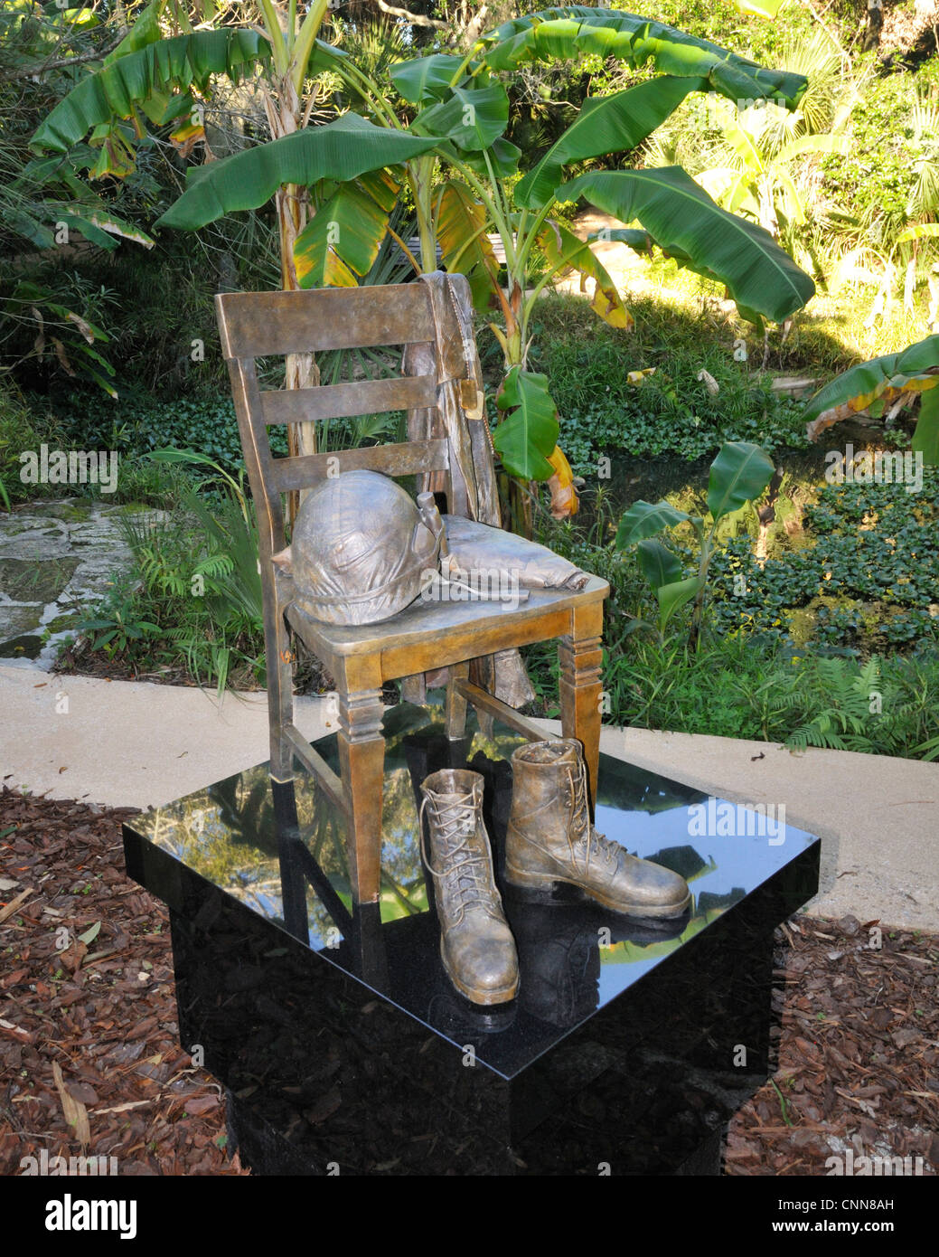 Près de la sculpture Ormond Memorial Art Museum par Gregory Johnson consacrée aux anciens combattants de la guerre du Vietnam Banque D'Images