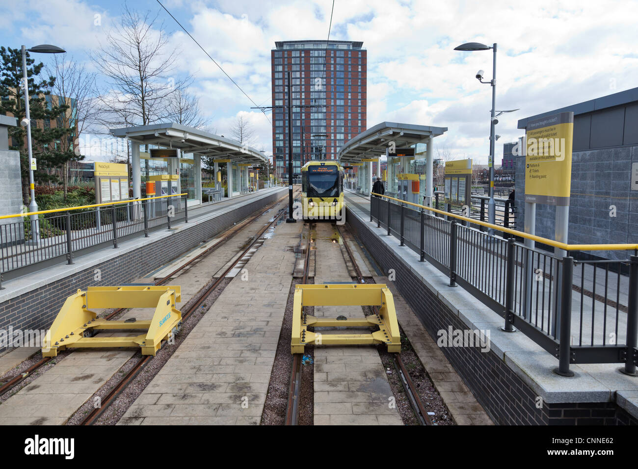 Arrêt de tramway Metrolink à Media City, Salford Quays, UK Banque D'Images