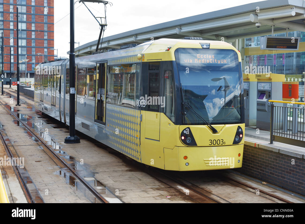 Arrêt de tramway Metrolink à Media City, Salford Quays, UK Banque D'Images