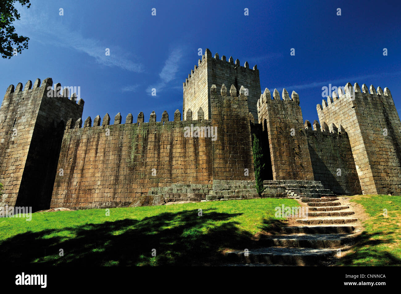 Portugal : château médiéval et berceau de Portugal dans la capitale européenne de la Culture 2012 Guimaraes Banque D'Images