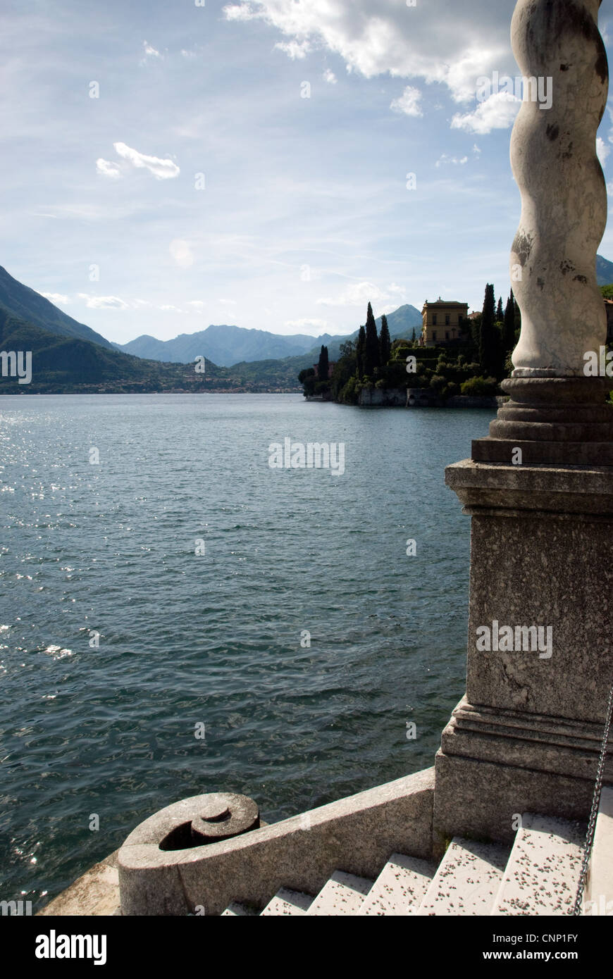 Étapes jusqu'au lac de Côme, l'établissement Villa Monastero, Italie. Banque D'Images