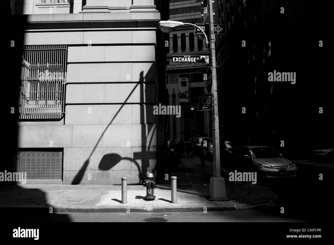 Scène de rue, lieu d'échange dans la région de Wall Street de New York City, USA. Banque D'Images