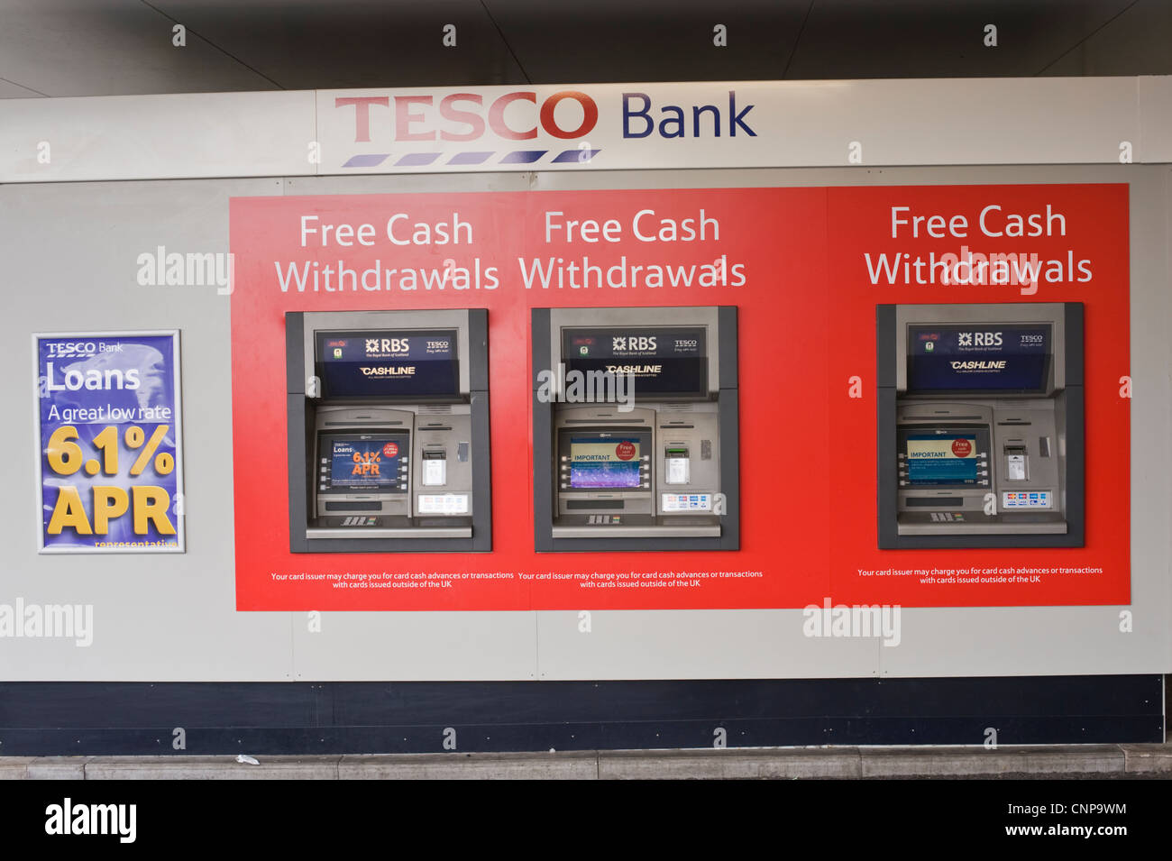 Distributeur automatique de billets de banque TESCO TESCO store extérieur supplémentaire dans Merthyr Tydfil South Wales UK Banque D'Images