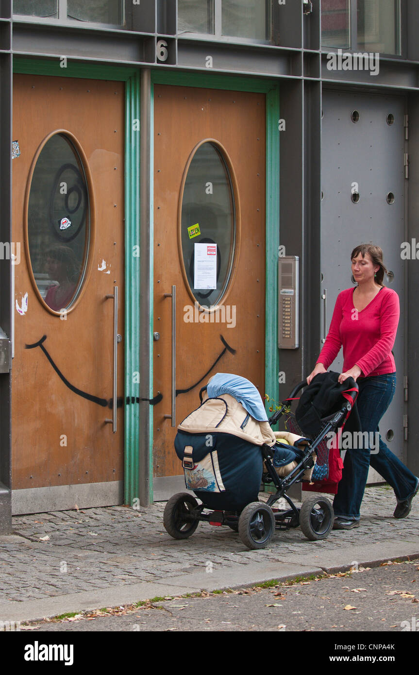 Quartier bohème dans la partie extérieure de Neustadt à Dresde, Allemagne. Banque D'Images