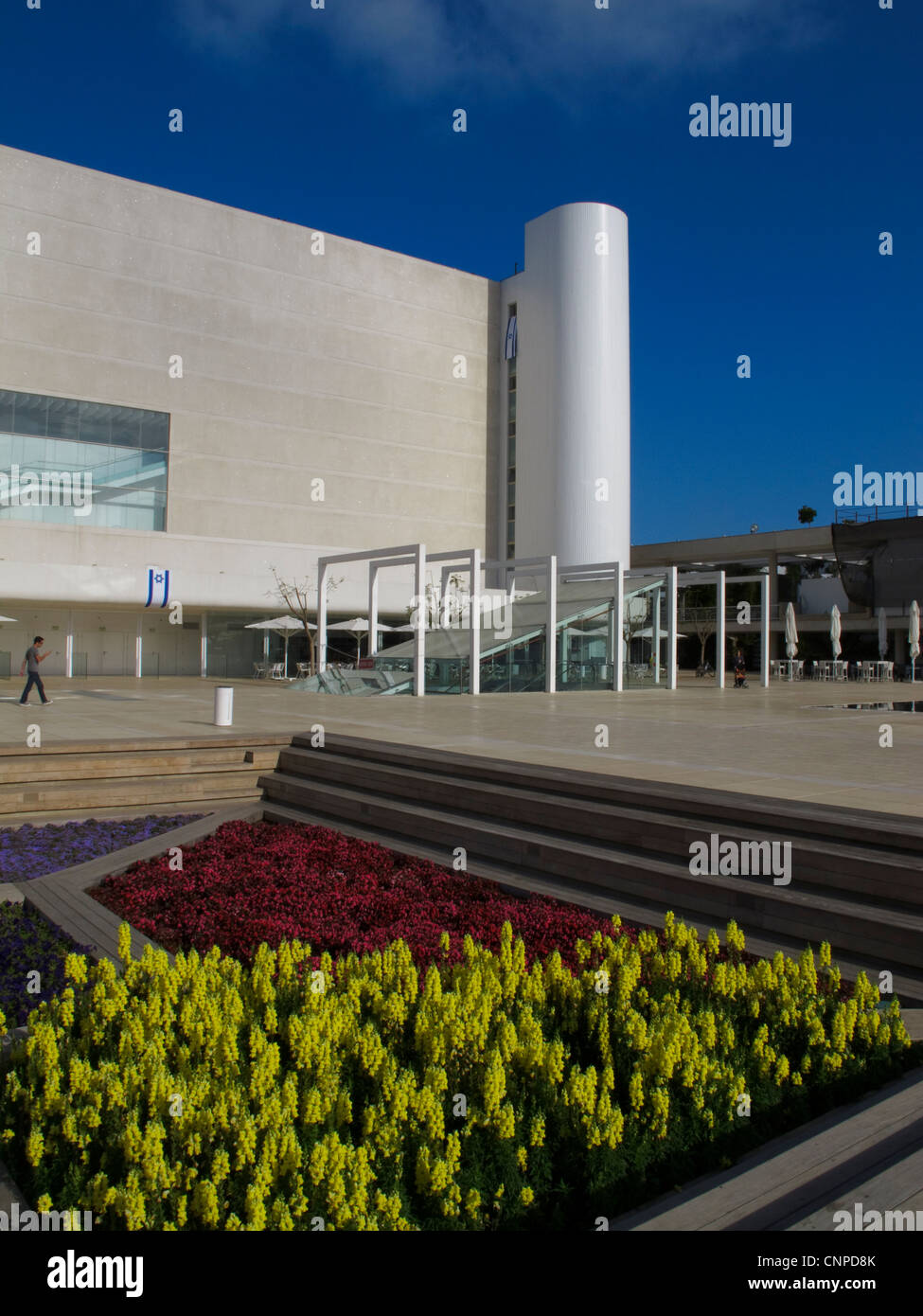 Extérieur du théâtre Habima restauré le théâtre national d'Israël redessiné par l'architecte RAM Karmi situé sur la place Habima au centre de tel Aviv Israël Banque D'Images