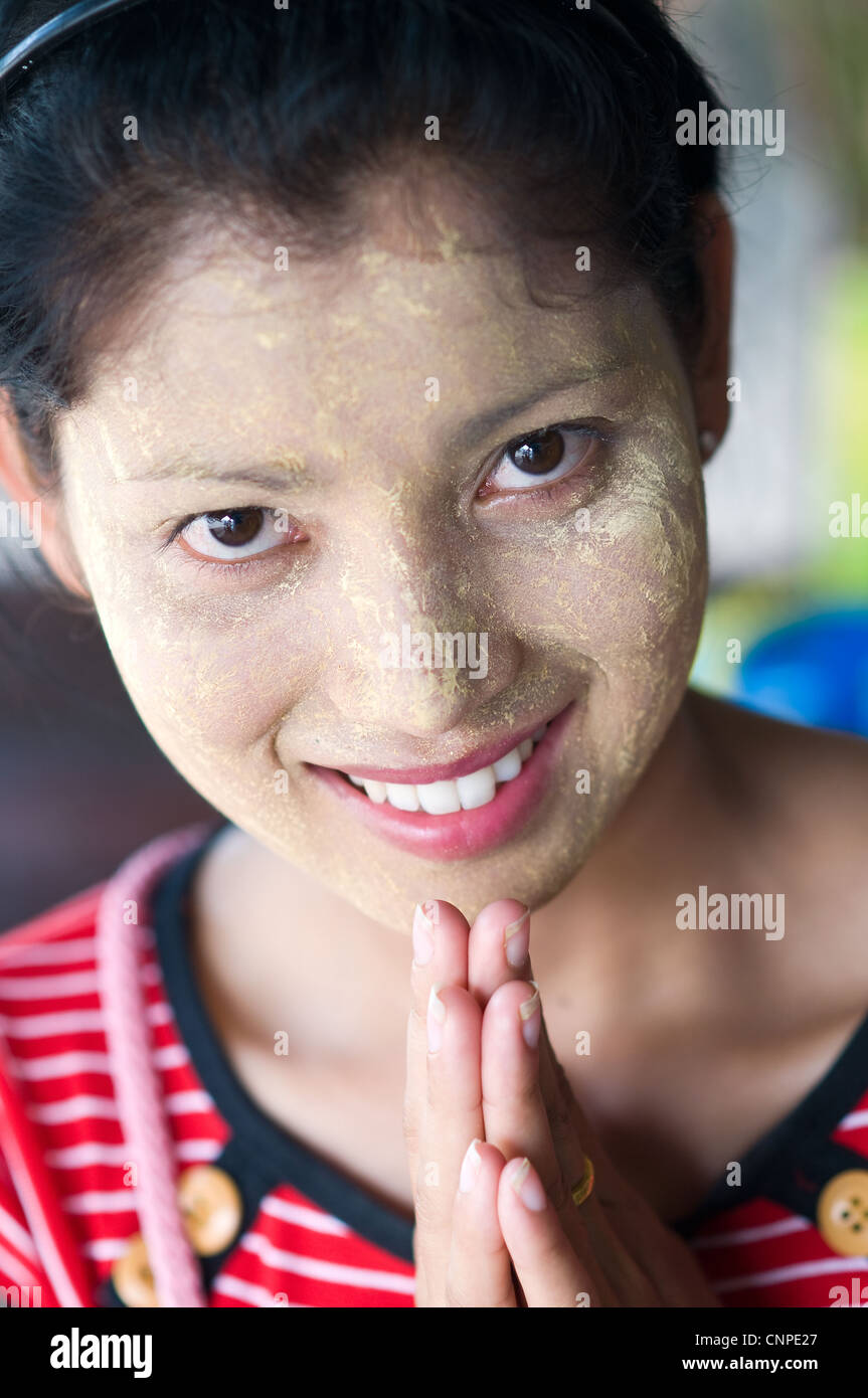 Femme à thong pha phum Thaïlande Banque D'Images