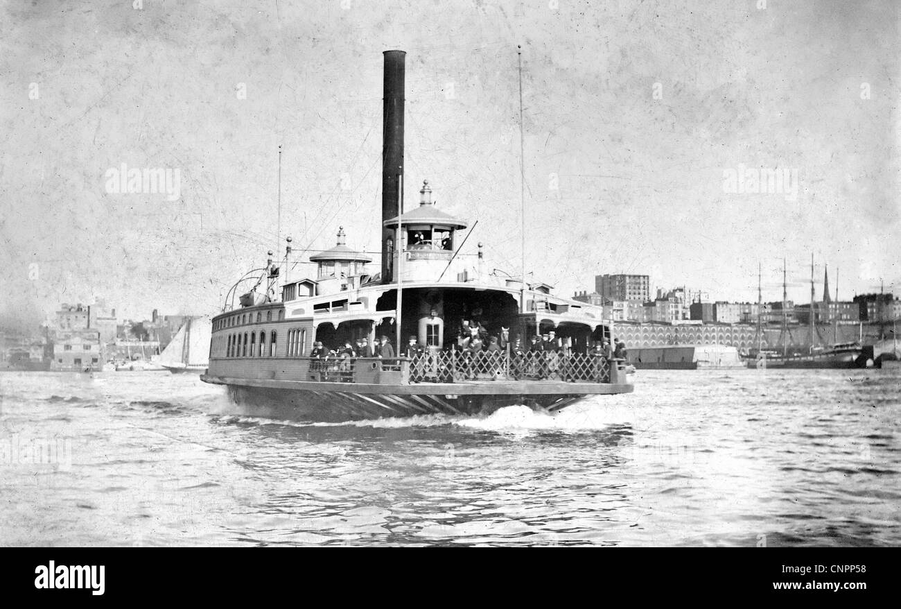 Ferry de la ville de new york Banque d'images noir et blanc - Alamy