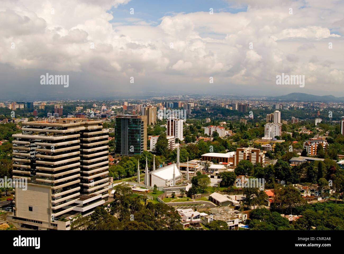 Vue panoramique de Guatemala City avec son Zona 15 secteur résidentiel au premier plan. Banque D'Images