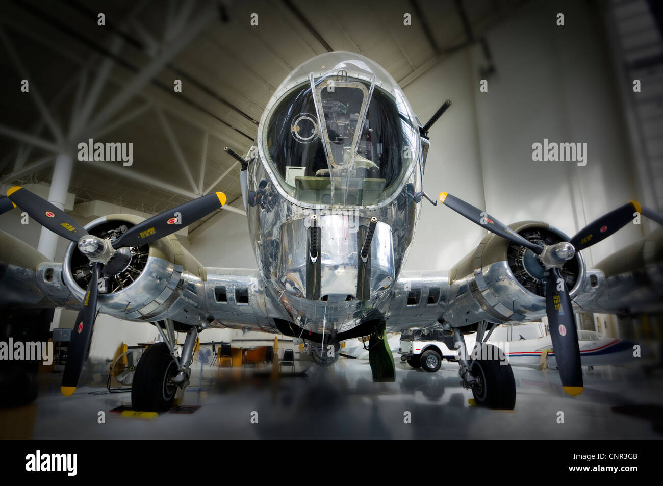 Parqué dans un musée ce vintage fighter se trouve sur afficher Banque D'Images