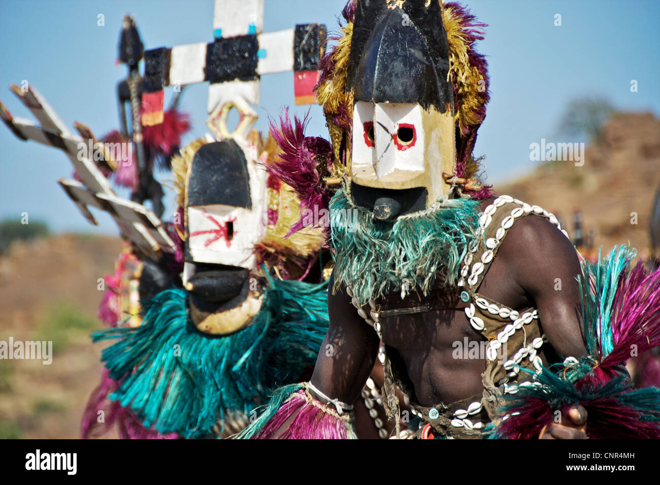 Danseurs masqués dans le comté de Dogon, au Mali. Banque D'Images