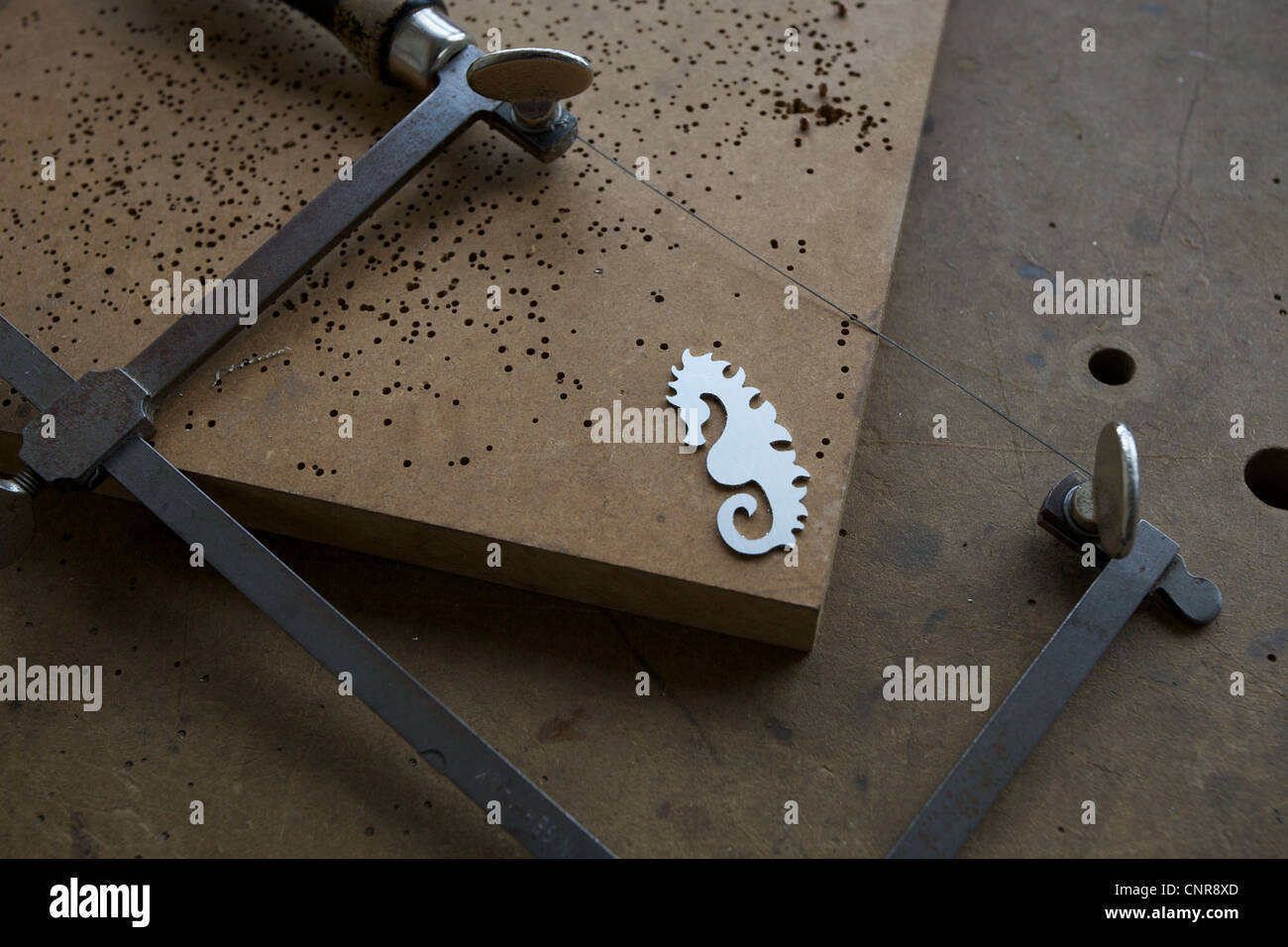 Les concepteurs de bijoux un workbench. Banque D'Images