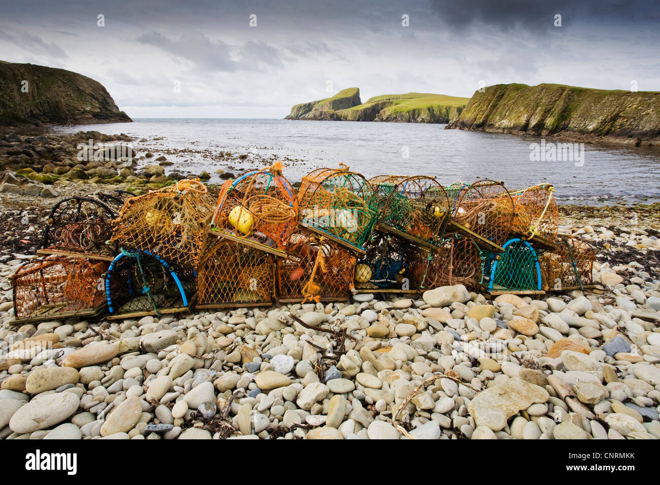 Nasse de crevettes sur la plage de la baie South Haven, Fair Isle, Royaume-Uni, Ecosse, îles Shetland, Fair Isle Banque D'Images