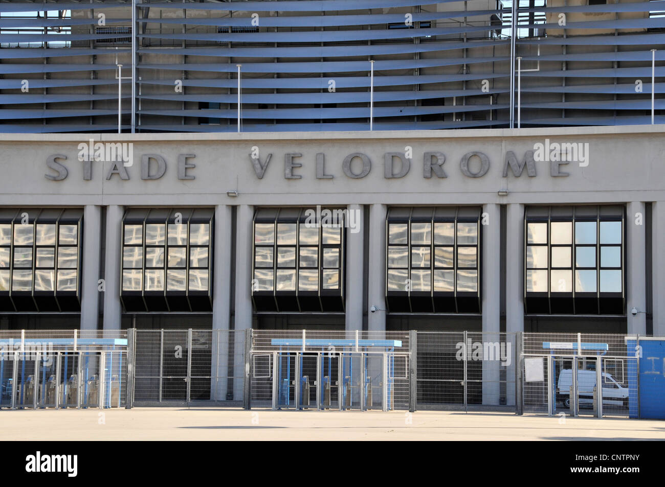 Le Stade Vélodrome et le Musée de l'OM, accueil au football club Olympique  de Marseillaise à Marseille,France Photo Stock - Alamy