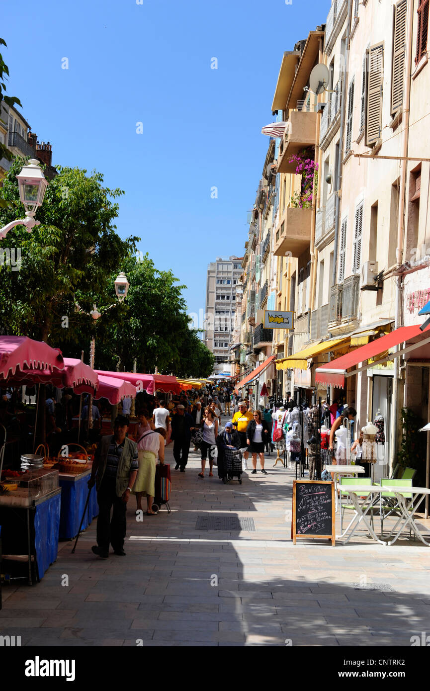 Farmers Market Afficher Open Air Toulon France French Riviera Méditerranée Europe Harbour Banque D'Images