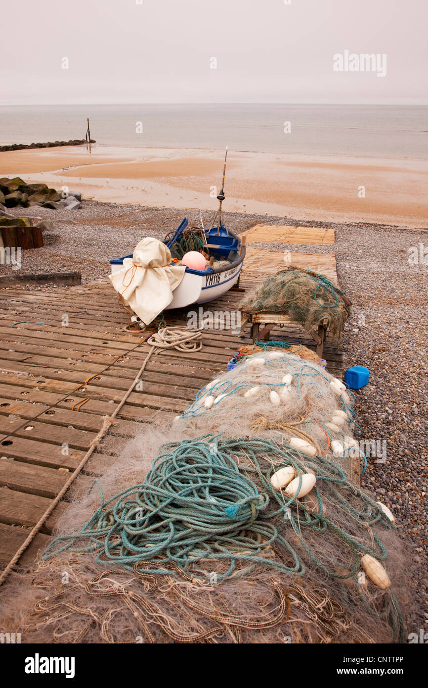 Bateau de pêche sur la cale de halage à Sheringham, North Norfolk, Angleterre. Banque D'Images