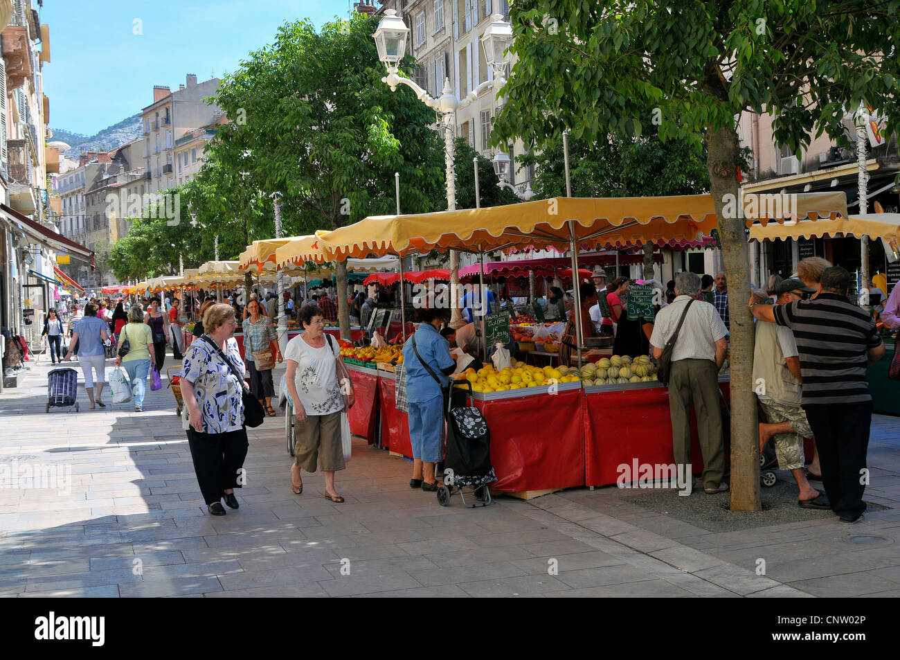 Farmers Market Afficher Open Air Toulon France French Riviera Méditerranée Europe Harbour Banque D'Images