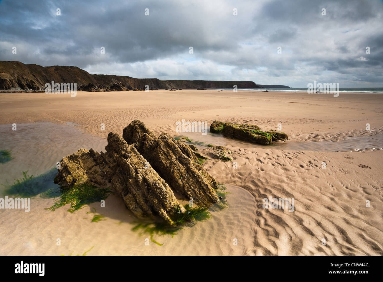 Photographie de château de Manorbier sur la côte de Pembrokeshire, Pays de Galles Banque D'Images