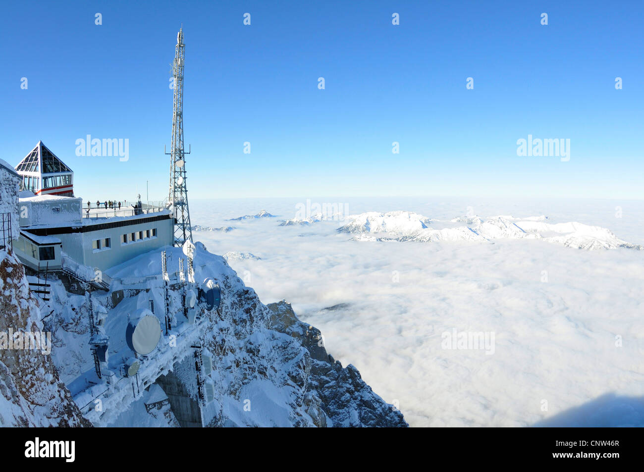 En hiver Zugspitze, station météo, vue panoramique, l'Allemagne, la Bavière Banque D'Images