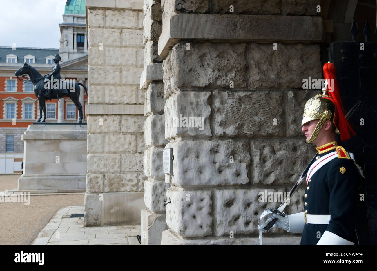 Europe Angleterre Londres, une sentinelle de Horse Guards palace Banque D'Images